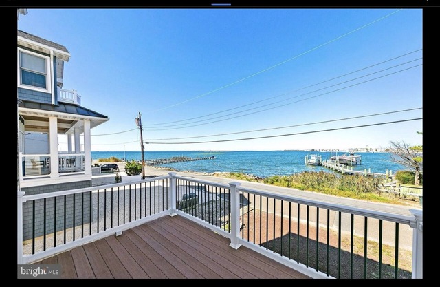 LBI Paradise Bayfront! Bayview park and Ocean beach ! 2 blocks away!