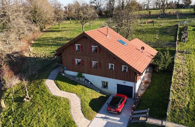 Le Chalet au Vieux Vignoble, a spacious cottage in Alsace near Saverne, offers c