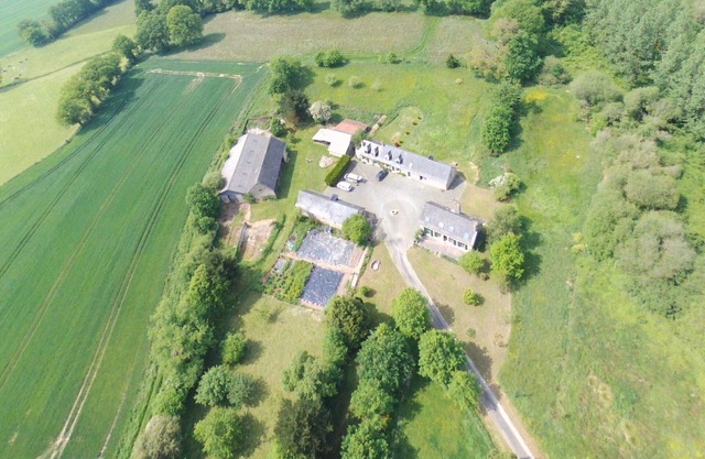 Le Domaine d'Elaura, 12 people, all comforts, quiet, leisure facilities.