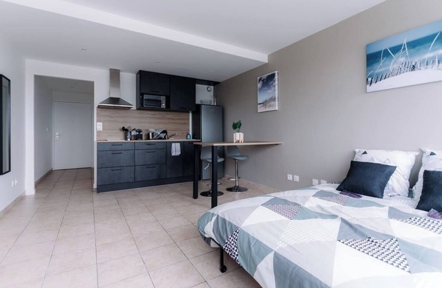Le Nid Dardilly : Studio comfort, quiet, parking - Ideal pro