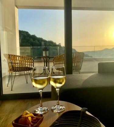 LefkoParga Luxury Suites