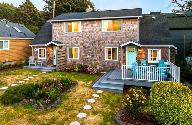 Left Coast Hideaway - New Listing! - Beachcomber Vacation Homes