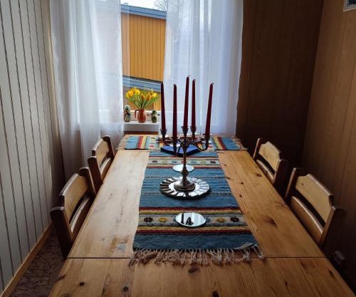 Leilighet nær E4 i sentrum av Eina