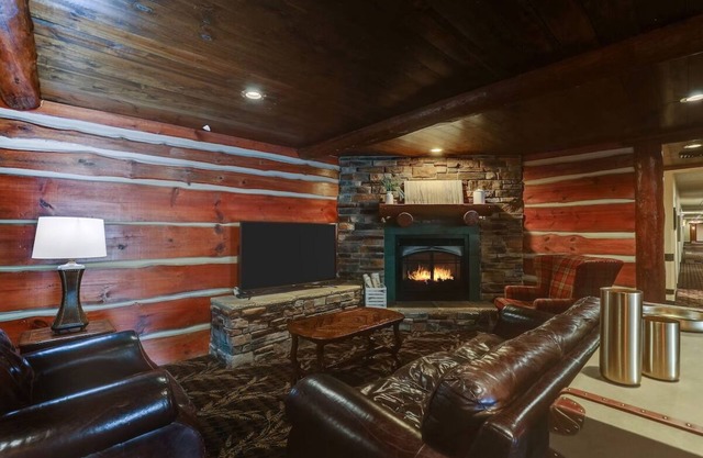 Leisure Haven w/Gym, Pool & Hot Tub - Near Wells Fargo Arena | 2 Units