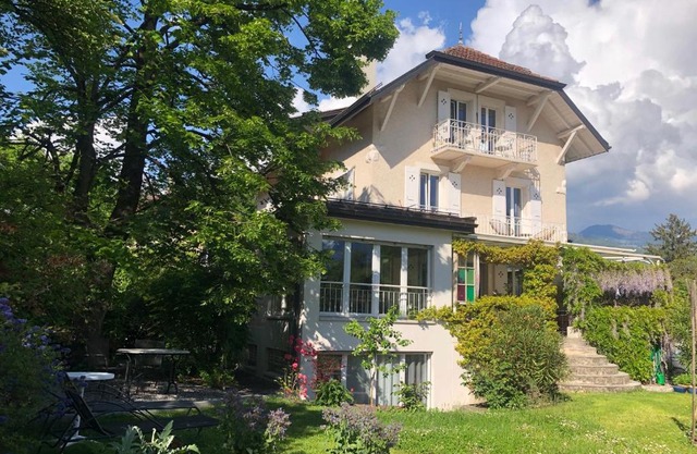 Les Cyprès