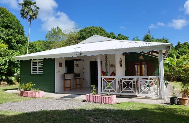 LES FLAMBOYANTS LA PETITE MAISON CRÉOLE