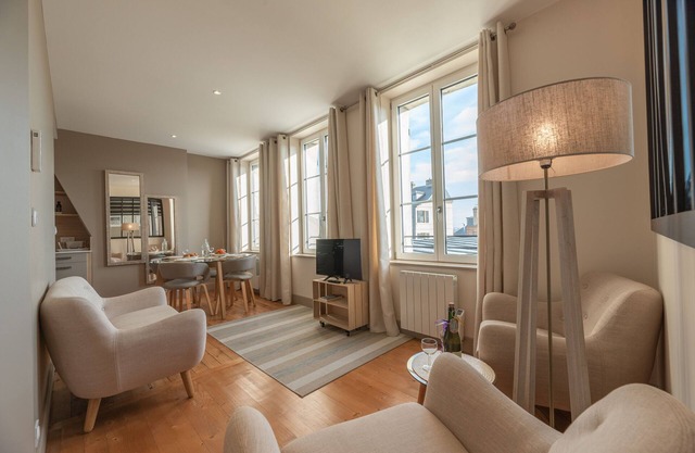 Les Mouailleries on the ground floor 2 bedrooms 2 bathrooms