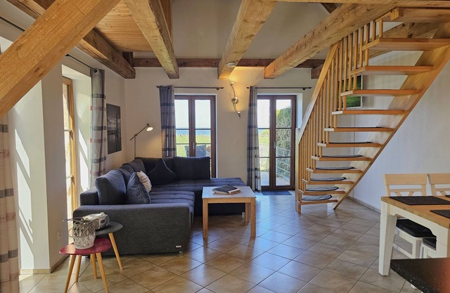 Lichrdurchflutete 2-raum-wohnung auf 2 Ebenen mit Meerblick