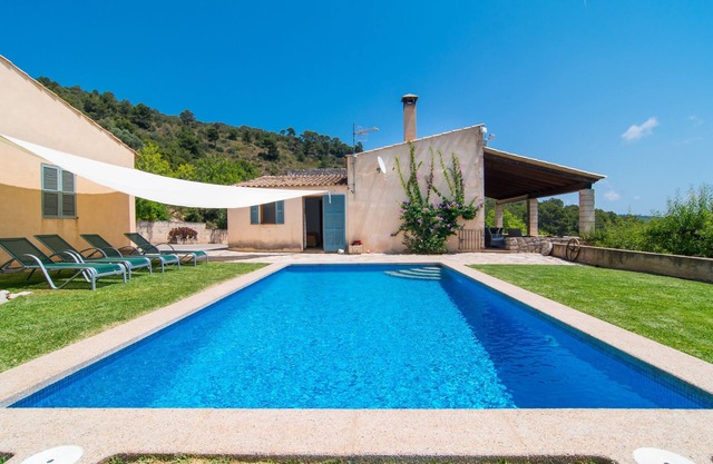 Light-flooded Holiday Home “Finca Es Serva” with Garden, Pool