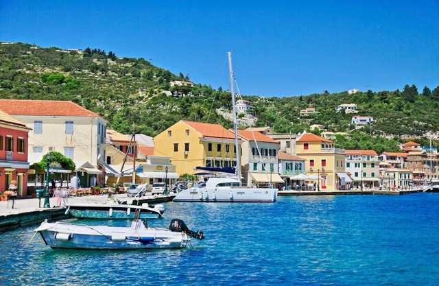 Lili Luxury Cottage in Ozias