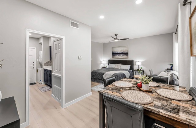 Lily: Studio Apt, 4 Minute Walk to Campus, Newly Remodeled