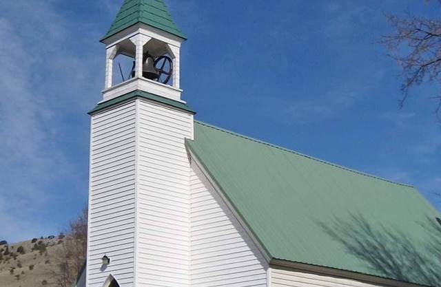 Lilypad house in Drummond, Montana
