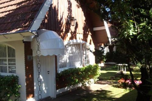 Linda casa 3 qtos com 1 suite a 1km de Capivari