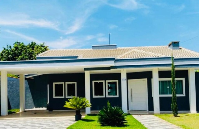 Linda casa em condomínio