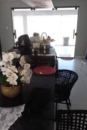 Lindo quarto a 8 min da praia