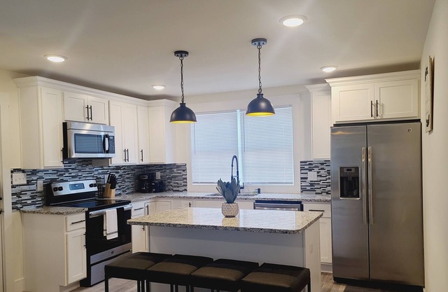 LINENS INCLUDED!! BOOK TODAY!!