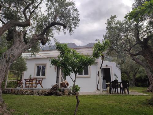 Liostasi Cottage