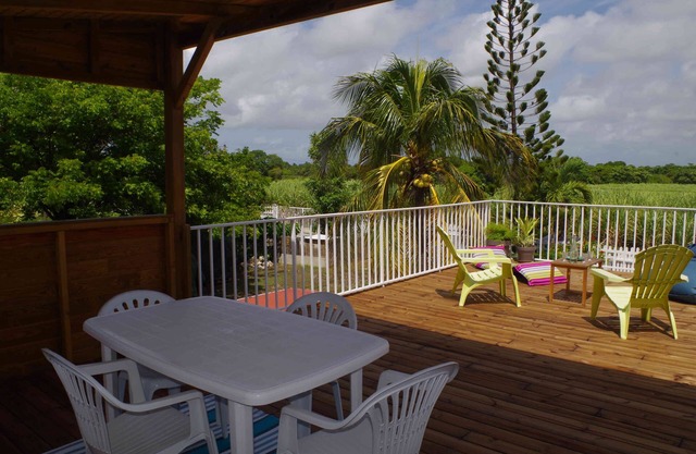 "Lisoé Lodge, a stone's throw from the sea