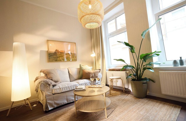 Little Loft in the heart of Schwerin with parking lot. Dog-friendly and barrier-free!