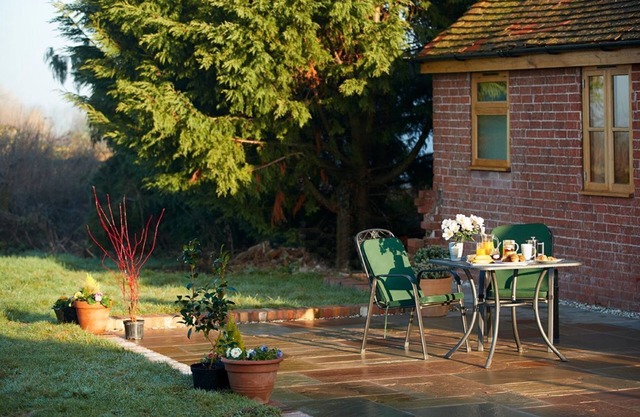 Little Owls Barn is a single storey converted barn nestled among apple orchards