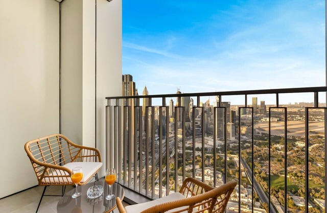 Lively 2BR btwn DIFC & Downtown