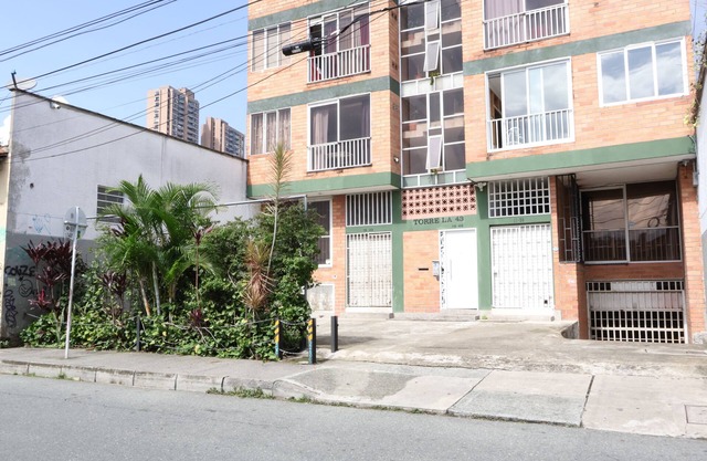 Living Poblado 3029 In the heart of Poblado, ideal for living the paisa culture.