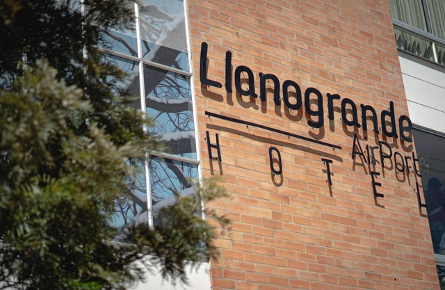 Llanogrande Airport by Bernalo Hotels