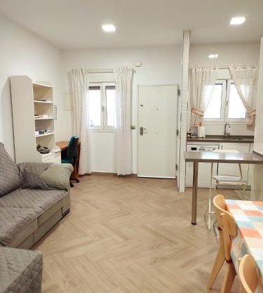 "LLEGAMOS A CASA" Málaga apartamento