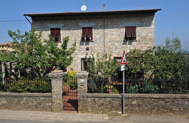 Lovely apartment for 6 guests with WIFI and terrace, close to Greve In Chianti