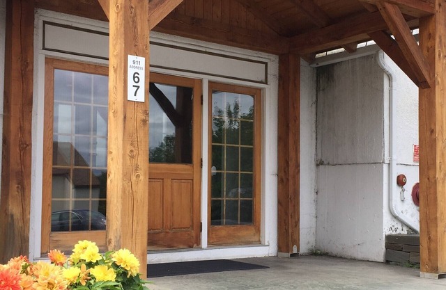 Located in the heart of Sugarbush Village, easy walk to slopes & mountain.