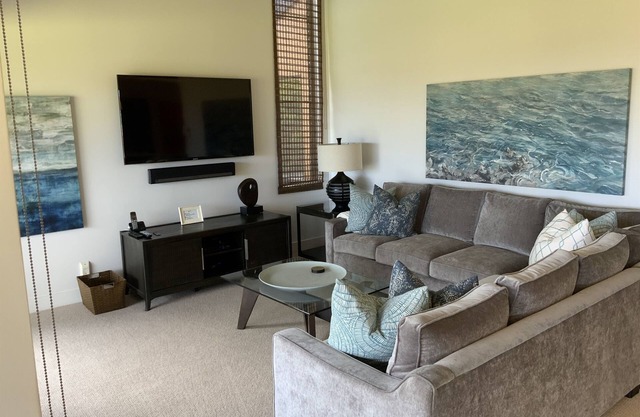 Location Location Location!Ekahi 32C! Designer Remodel 2bdrm Remaining 2025 $400