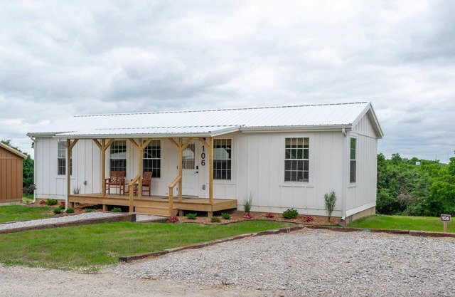 Lodge 106 at Eden Reserve—Safari Cabin Near Ark