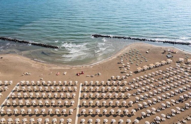 Lodge in Rimini Family Village near the beach