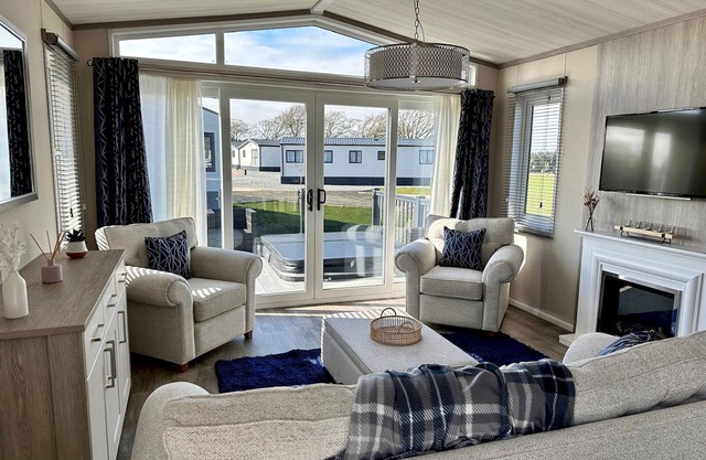 Lodge No 20 | Hot Tub | Stewart's Resort Cameron