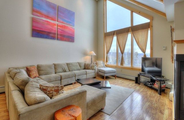 Lodges 19 - Four bedroom condo with views of Rangeley Lake
