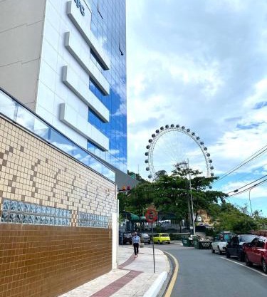 Loft prédio frente mar RodaGigante BrisaMarBC1