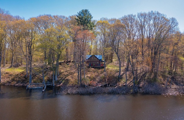 Log cabin- fishing-Lake- close to South Haven