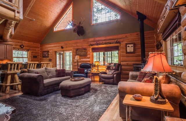 Log Cabin Luxury - Only 3 miles from Sand Valley!
