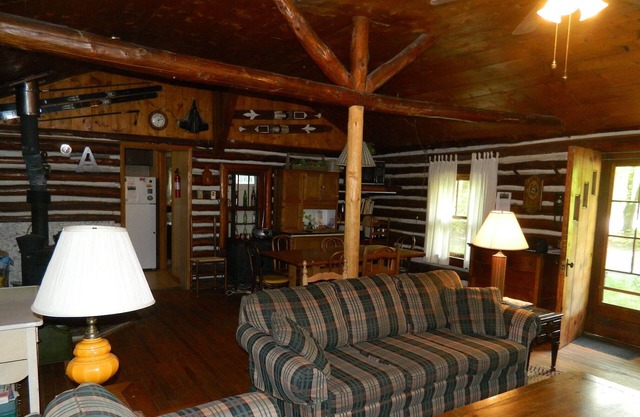 Log Cabin on Little Platte Lake - Bring Your Own Linens