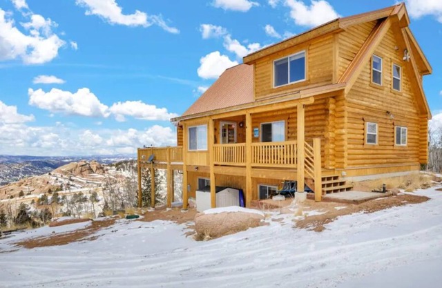 Log Cabin, Stunning Views & Hot Tub, Cripple Creek