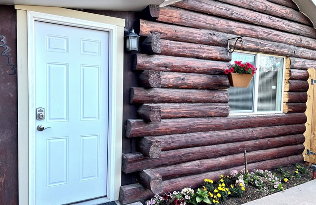 Log house in heart of Anchorage
