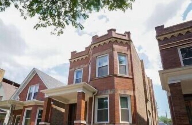 Logan Square 2 BR/1 BA-modern, near METRA