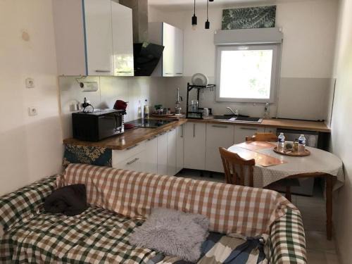 Logement entier entrée autonome ch,sdd,cs privatives