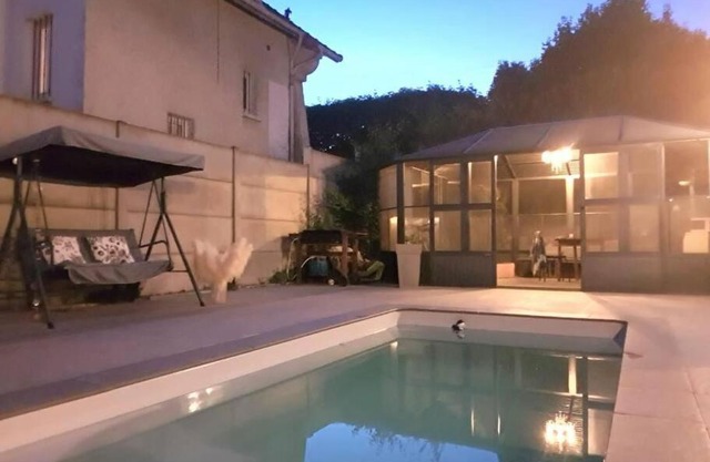 Logement à 30min de la défense avec piscine privative