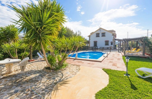 Loma el Letrao Almogía by Ruralidays