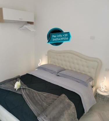LONATE ROOM