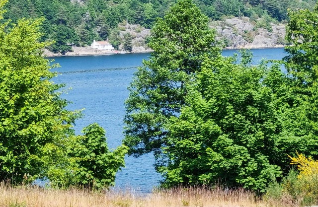 Look forward to a great time with the family in this vacation home with fjord view!