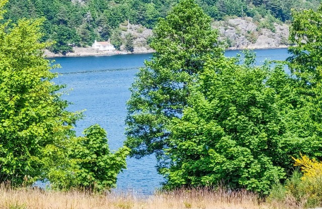 Look forward to a great time with the family in this vacation home with fjord view!