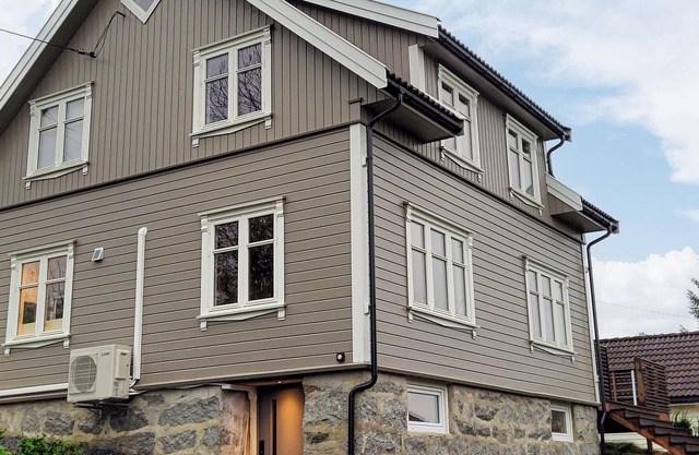 Look forward to a relaxing vacation in this vacation home with fjord view.