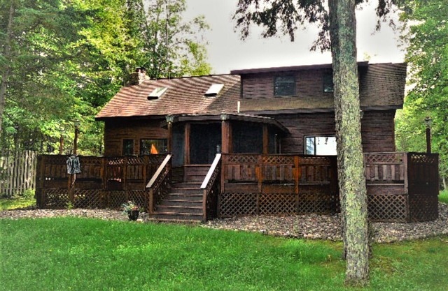 Loon Landing on Schnur Lake | 3 Bed, 1 Bath